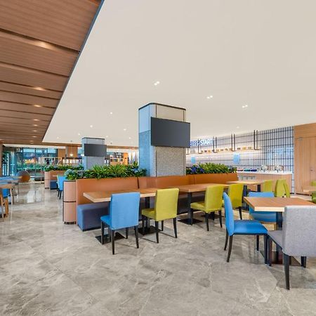Holiday Inn Express Shanghai Pujiang, an IHG Hotel Bagian luar foto