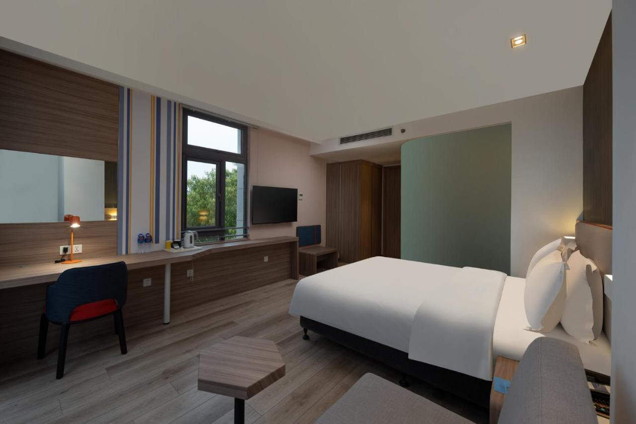 Holiday Inn Express Shanghai Pujiang, an IHG Hotel Bagian luar foto