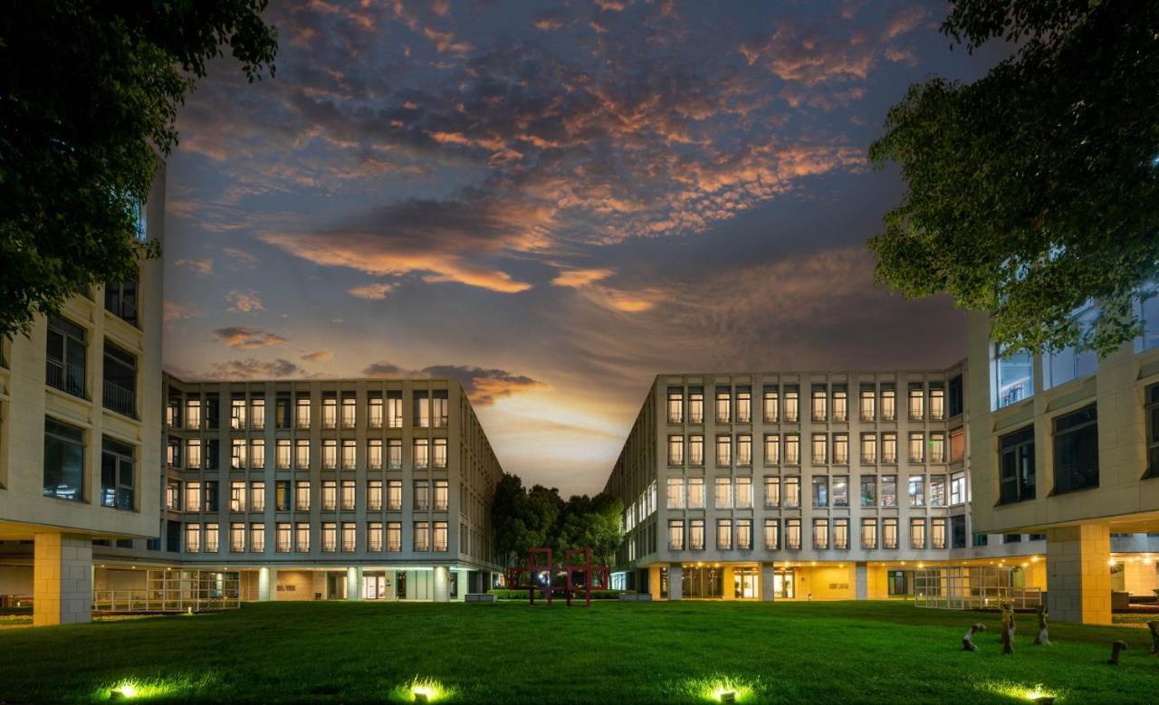 Holiday Inn Express Shanghai Pujiang, an IHG Hotel Bagian luar foto