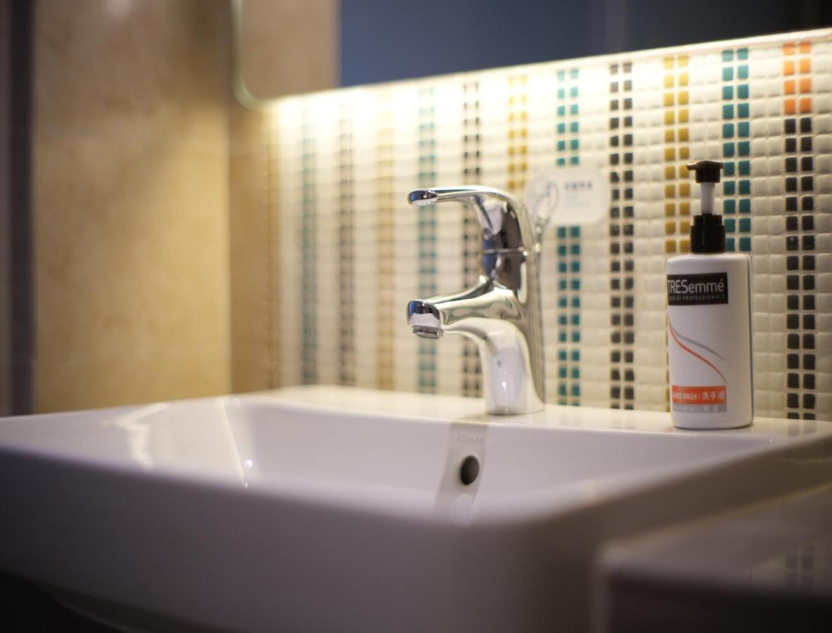Holiday Inn Express Shanghai Pujiang, an IHG Hotel Bagian luar foto