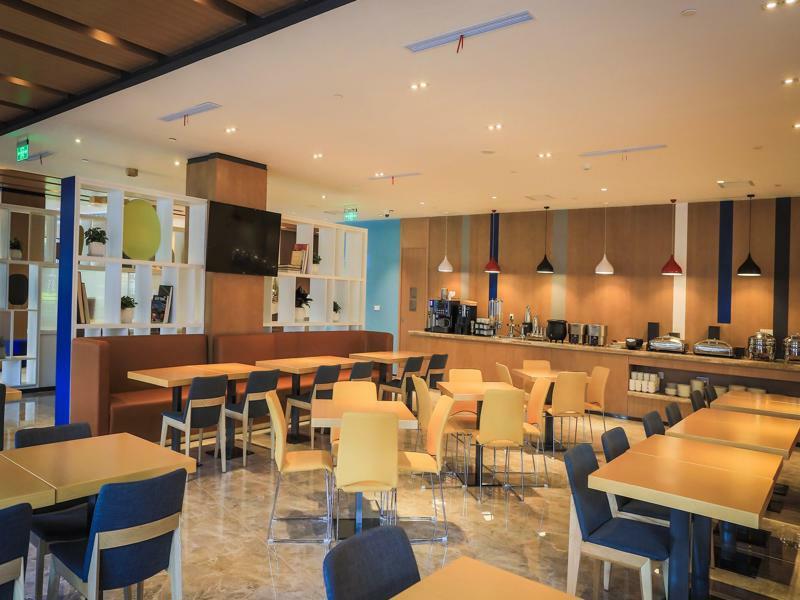 Holiday Inn Express Shanghai Pujiang, an IHG Hotel Bagian luar foto