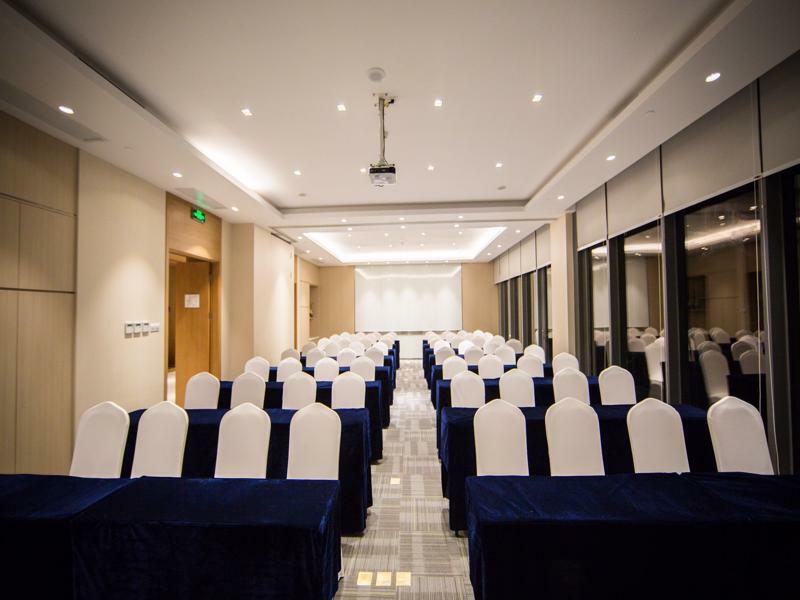 Holiday Inn Express Shanghai Pujiang, an IHG Hotel Bagian luar foto