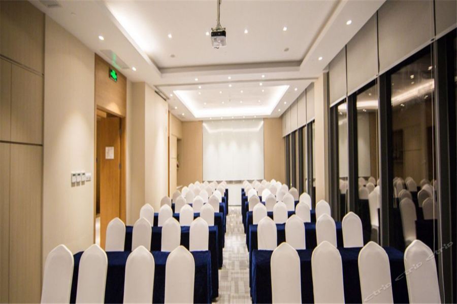 Holiday Inn Express Shanghai Pujiang, an IHG Hotel Bagian luar foto