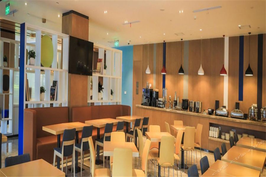 Holiday Inn Express Shanghai Pujiang, an IHG Hotel Bagian luar foto